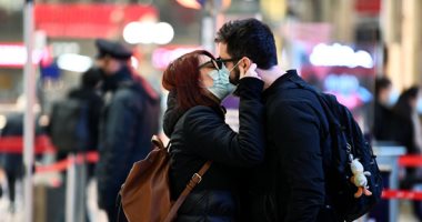 قبلات وسفر ..الساعات الأخيرة فى روما قبل الإغلاق العام لمواجهة كورونا.. ألبوم صور