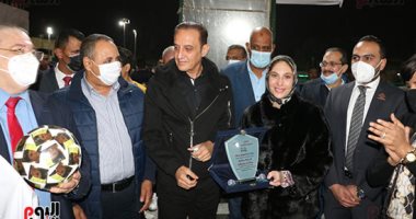 لا للتعصب.. تيسير مطر يقيم احتفالية لفريق كرة طائرة سيدات جلوس بالنادي المصرى القاهرى.. لأول مرة يستضيف الفائز بالبطولة منافسه لإعلاء الروح الرياضية.. محمد تيسير مطر وطارق علام وابنة مهاب مميش أبرز الحضور.. صور