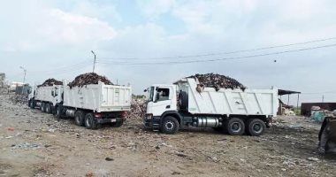 وحدة التدخل السريع بالشرقية ترفع 680 طن قمامة من مركزى الزقازيق وديرب نجم