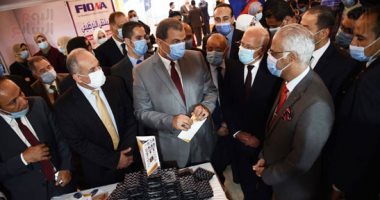 وزير القوى العاملة ومحافظ بورسعيد يفتتحان ملتقى التوظيف الأول ويتفقدان مبنى المديرية.. يسلمان 150 شهادة أمان و50 عقد عمل لذوى الاحتياجات الخاصة.. وتوقيع بروتوكول تعاون للتدريب ونشر ثقافة العمل الحر.. صور