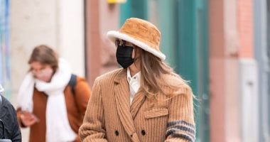 جيجى حديد تتخلى عن الإثارة بإطلالاتها للمرة الثانية بعد الولادة..اعرف الحكاية