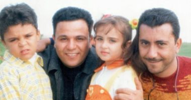 نصر محروس يحتفل بعيد ميلاد محمد فؤاد بصور مر عليها 22 عاما من كليب "الحب الحقيقى"