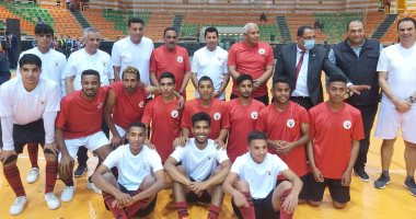 وزير الرياضة يتألق فى مباراة على هامش افتتاح أولمبياد المحافظات الحدودية (صور)