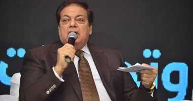 بحضور وزراء التجارة والصناعة وقطاع الأعمال والشباب.. أبو العينين يدير جلسة «جذب الاستثمارات» بمؤتمر أخبار اليوم الاقتصادي.. ويؤكد: رؤى الصناعة فى مصر تخاطب رؤى الاستثمار العالمى