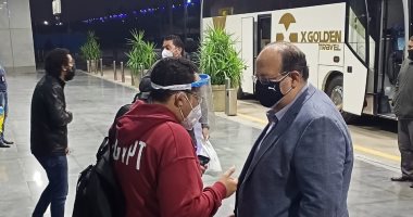 وليد العطار يطمئن على بعثة منتخب الشباب فى الحجر الصحى.. صور