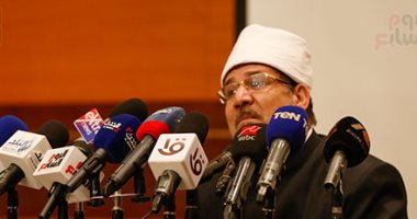 وزير الأوقاف: لا حرج من الصلاة بالمنزل فى الجائحة وترك الإجراءات الوقائية إثم