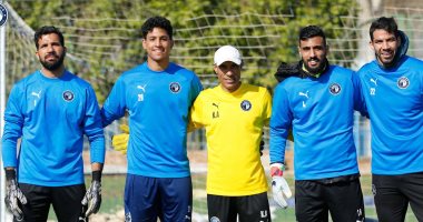 خالد عبد الله يقود تدريبا خاصا لحراس بيراميدز قبل مواجهة الاتحاد الليبى.. صور