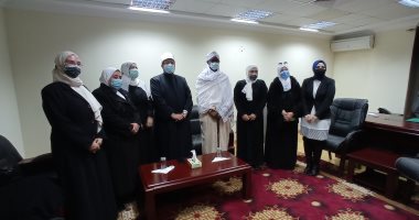 وزير الأوقاف يعلن عقد دورات مشتركة للواعظات المصريات والسودانيات