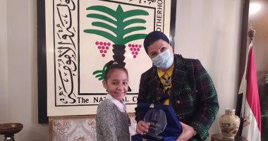 المجلس القومى للطفولة ينصب الطفلة رحمة البدراوى سفيرة للإصرار 