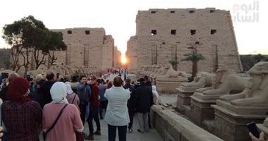 صور.. عروض للصوت والضوء عن تاريخ ظهور الشمس وتعامدها على قدس الأقداس بالكرنك