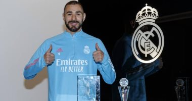 بنزيما يحصد جائزة أفضل لاعب بالدورى الإسباني ويعلق على إنهاء هيمنة ميسي ورونالدو