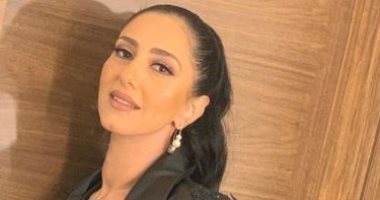 الأسود يليق بها .. حنان مطاوع تتألق فى أحدث جلسة تصوير 