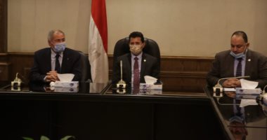 وزير الرياضة ورئيس الدولي لليد يتفقان على كيفية استقبال ضيوف مونديال اليد