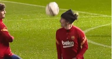 مهارات ومراوغات فى عملية الاحماء للاعبي برشلونة قبل مواجهة بلد الوليد.. فيديو