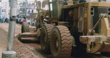 رئيس مدينة المحلة يتابع أعمال رصف وتطوير القرى