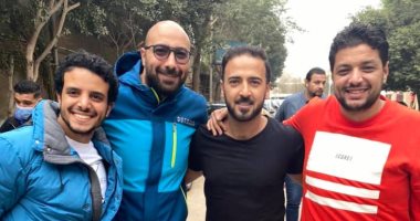 فريق عمل مسلسل "فى يوم وليلة" يحتفل بانتهاء التصوير .. صور