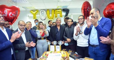 قلنا هنبنى وأدى إحنا بنينا اليوم السابع.. أول مؤسسة مصرية تقتنص جائزة الصحافة الذكية من دبى.. احتفال حاشد فى صالة التحرير وتهنئة من تامر مرسى ورموز المجتمع.. وخالد صلاح يشكر دولة الإمارات والشيخ محمد بن راشد