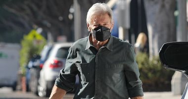 هاريسون فورد يستعد للجزء الخامس من "انديانا جونز" بشراء أدوات منزلية.. صور