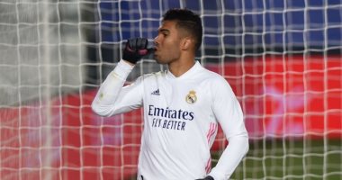 الريال يتخطى غرناطة بثنائية ويلاحق أتلتيكو مدريد على صدارة الدورى الإسباني
