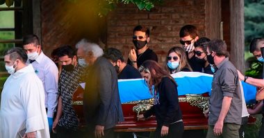 مسيرة فى الأرجنتين تطلب بالتحقيق فى كيفية وفاة لاعب كرة القدم دييجو مارادونا