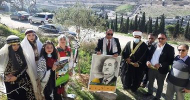 غرس شجرة زيتون باسم الرئيس الجزائرى تبون فى أعلى جبل بالقدس 