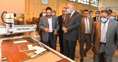 محافظ قنا يشهد دورة لحضانة الأعمال التكنولوجية بهندسة الأزهر