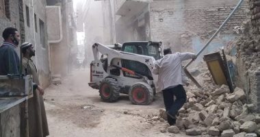 انهيار منزل مهجور بمنطقة النحال فى قنا دون خسائر بشرية