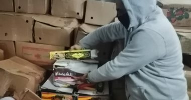 ضبط 3 أطنان لحوم وخضروات مجمدة منتهية الصلاحية خلال حملة تموينية بالأقصر