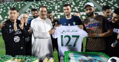 الأهلى يحتفل بعمر السومة الهداف التاريخى للدوري السعودي.. فيديو