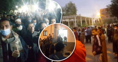 البحيرة تودع شادى غريق شاطئ النخيل فى جنازة مهيبة بعد 6 أشهر من البحث عن جثمانه.. المئات يؤدون الصلاة عليه بمسقط رأسه.. الطب الشرعى يؤكد تطابق عينة الـDNA مع والده.. وأسرته: نحتسبه شهيدا.. فيديو وصور
