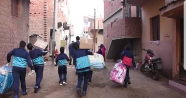 "ما استحق أن يولد من عاش لنفسه" مبادرة لطلاب مدرسة بالمحلة لتوزيع البطاطين 