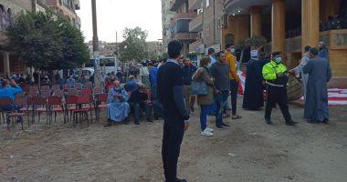 تشييع جثمان لاشين إبراهيم لمثواه الأخير بمسقط رأسه فى بنها.. فيديو