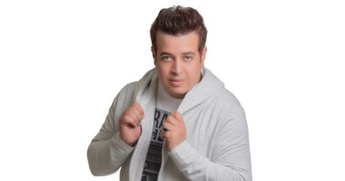 طارق عبد الحليم ينتهى من تسجيل "زلابية معسلة" 