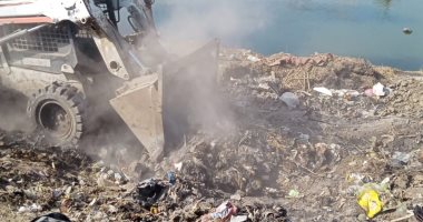 رفع النفايات الطبية بخط 12 بنها القناطر.. والمحافظة: تخص مركز ولادة خاص