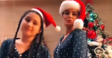 سيرين عبد النور تحتفل بـ"الكريسماس" برقصة مع ابنتها.. فيديو وصور