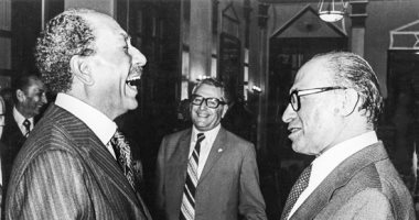 سعيد الشحات يكتب.. ذات يوم 26 ديسمبر 1977.. رئيس الوزراء الإسرائيلى «بيجين» يهنئ السادات بعيد ميلاده فى اجتماعهما بالإسماعيلية ويتمنى له العيش 120 عاما