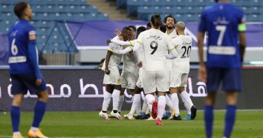 الاتحاد يتفوق على الهلال 1-0 بالشوط الأول لكلاسيكو السعودية بمشاركة حجازى