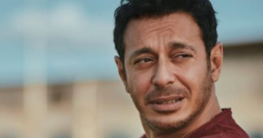 مصطفى شعبان يحتفل بالكريسماس بتوجيه رسالة إلى جمهوره