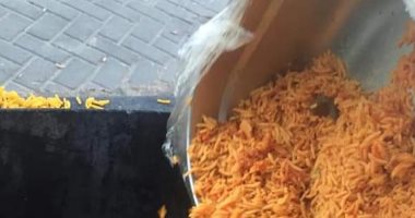 ضبط 32 طن مخللات مجهولة المصدر بدمياط
