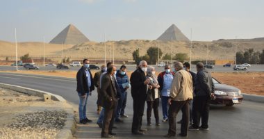 محافظ الجيزة يتفقد أعمال إنشاء القواعد الخرسانية بكبارى المشاة بطريق الفيوم