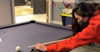 أرملة كوبى براينت تتحول إلى لاعبة بلياردو فى أحدث ظهور.. فيديو وصور
