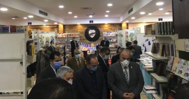 هيئة الكتاب تشارك بمعرض الكتاب بنادى مستشارى النيابة الإدارية.. صور