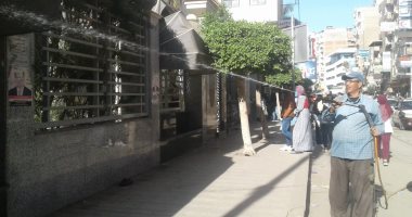 تعقيم محيط المستشفيات بمنطقة جيهان بالمنصورة ووسائل النقل الجماعى بسندوب
