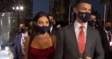 كريستيانو رونالدو يصل مقر حفل جلوب سوكر.. فيديو