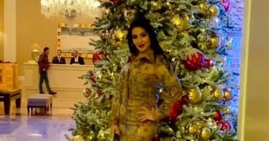 بإطلالة جذابة.. سمية الخشاب تحتفل بالكريسماس
