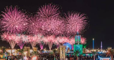 أبو ظبي تستقبل 2021 بأكبر عرض ألعاب نارية بتكنولوجيا تستخدم لأول مرة..ألبوم صور