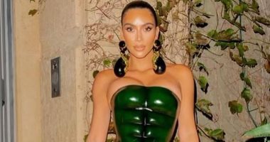 كيم كارديشيان تكشف عن كواليس احتفالاتها بالكريسماس برفقة عائلتها.. صور