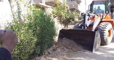 مدينة الزينية بالأقصر ترفع التراكمات والمخلفات والإشغالات من الطرق