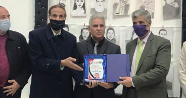 رئيس جامعة العريش يكرم الطلبة المبدعين وشخصية 2020 بكلية التربية