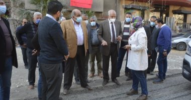 محافظ الجيزة يتفقد رصف طريق البر الغربى والشرقى لجسر ترعة المريوطية.. صور